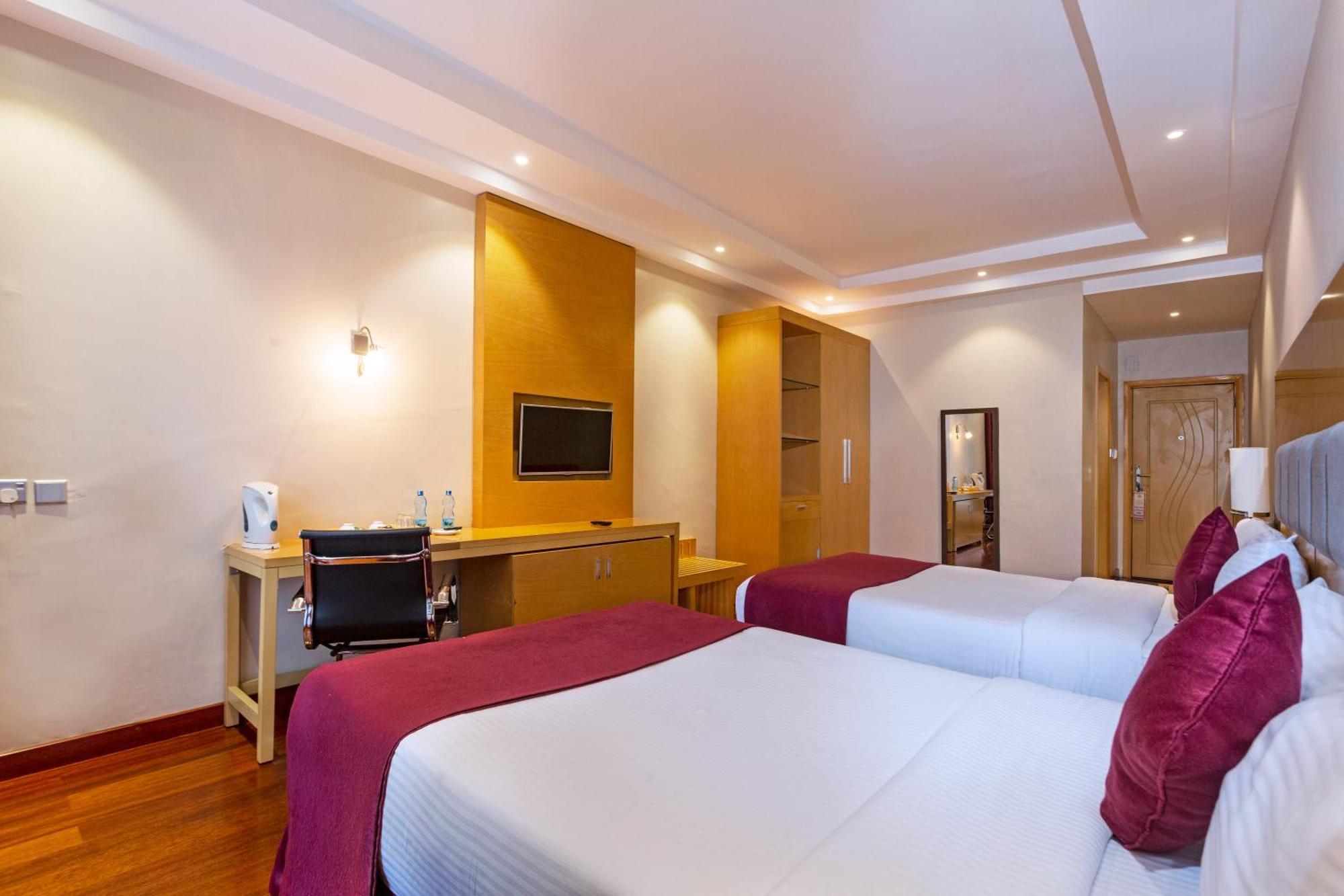 Three Steers Hotel Meru Zewnętrze zdjęcie