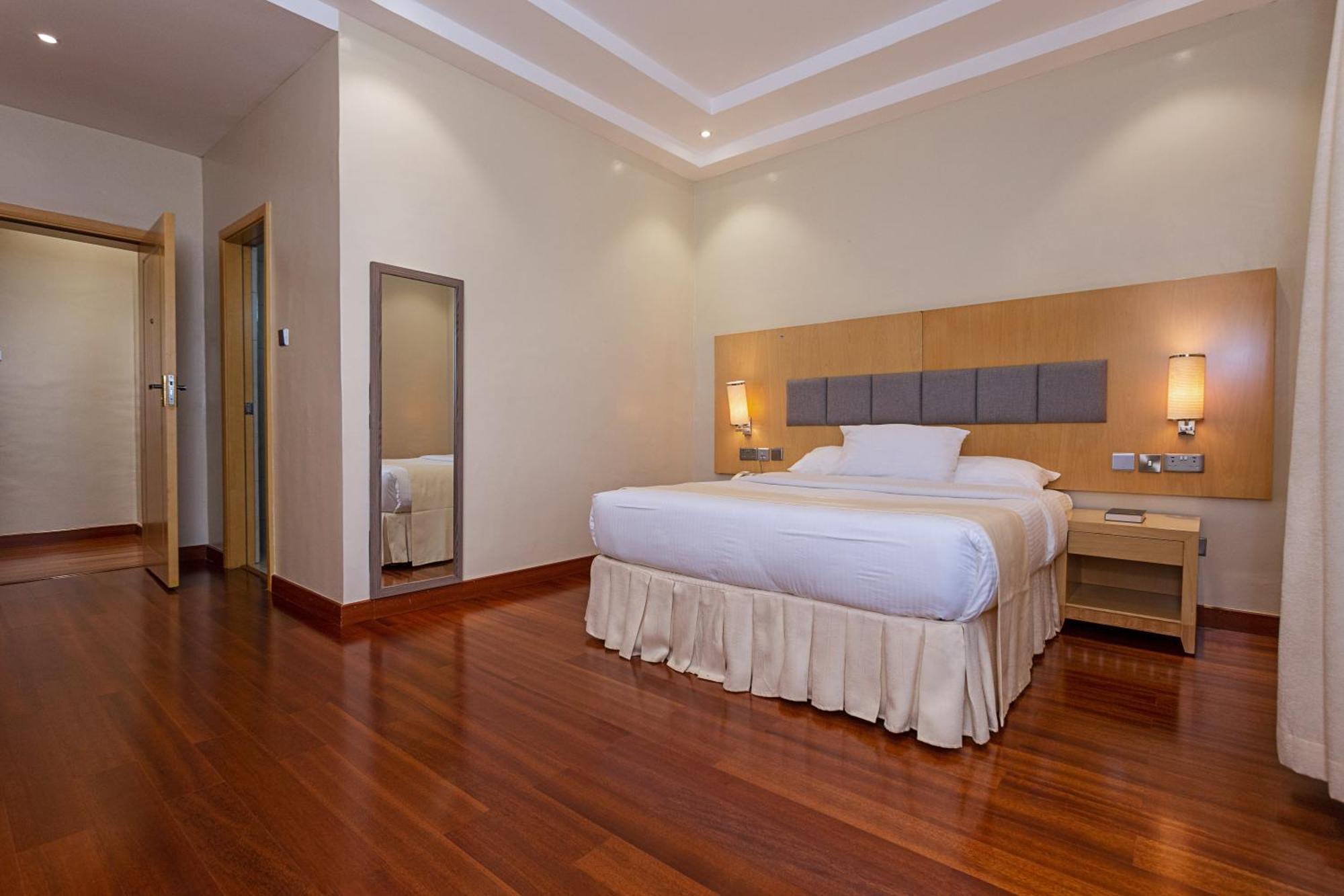 Three Steers Hotel Meru Zewnętrze zdjęcie