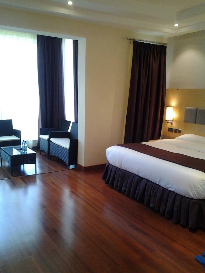 Three Steers Hotel Meru Zewnętrze zdjęcie